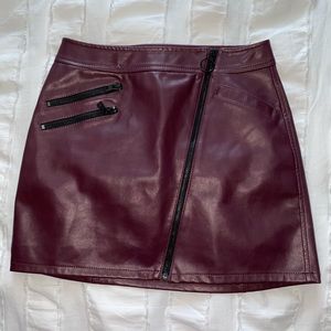 Garnet/ black Express Skirt